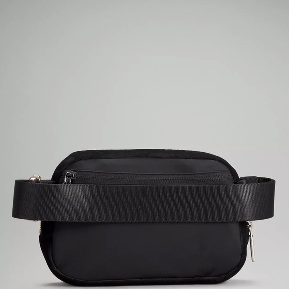 lululemon athletica Bags Lululemon Black Everywhere Belt Bag Velour